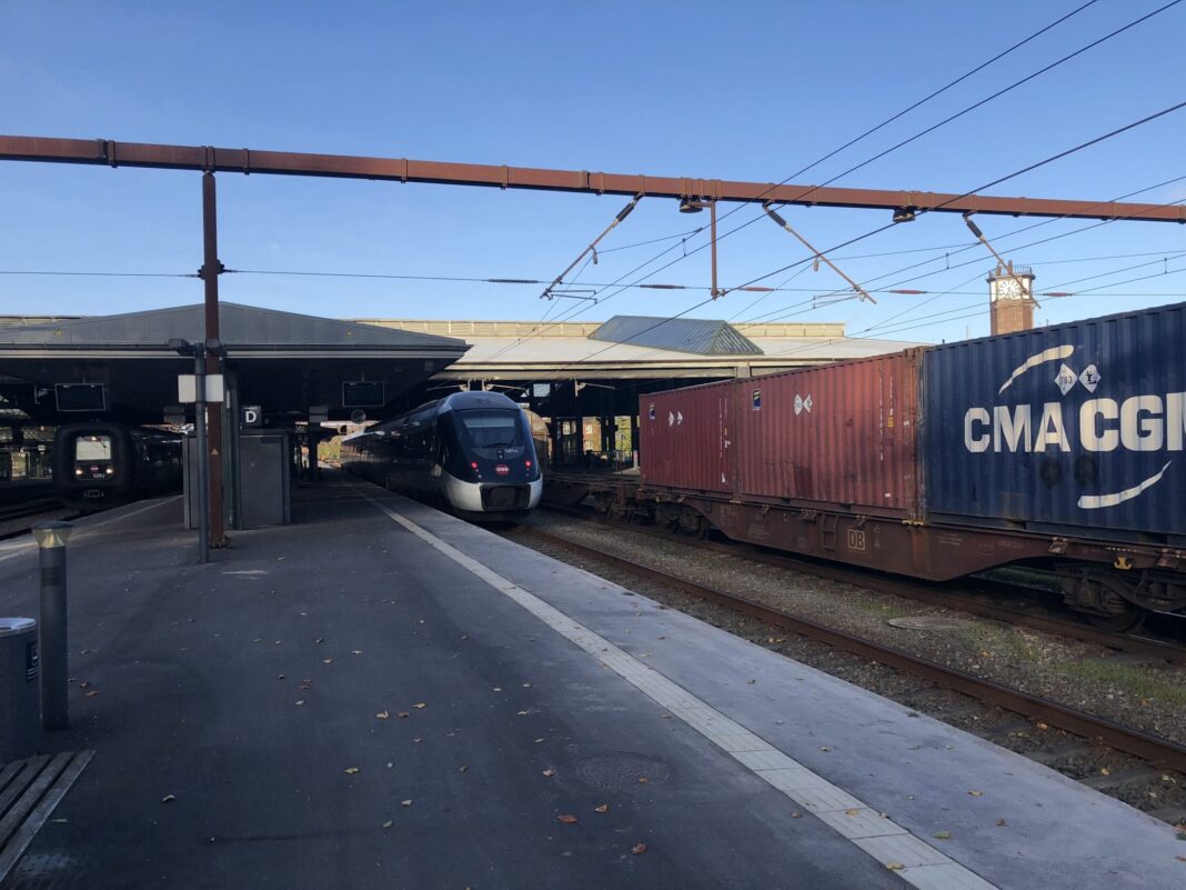 DSB Fredericia Banegård, TOG. Foto: Andreas Dyhrberg Andreassen, Fredericia AVISEN.